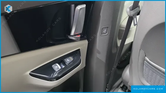 KIA CARNIVAL DIESEL 9-SEATER NOBLESSE