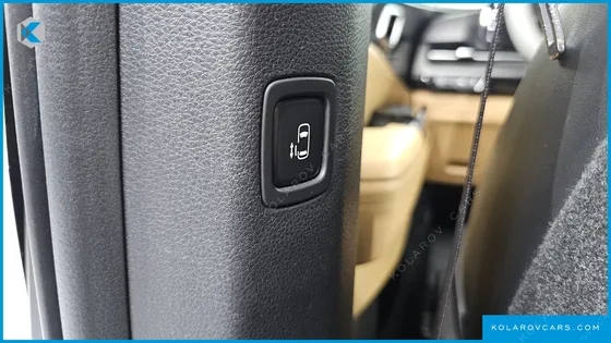 KIA CARNIVAL DIESEL 9-SEATER NOBLESSE