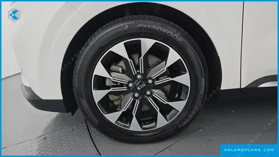 KIA CARNIVAL DIESEL 7-SEATER SIGNATURE