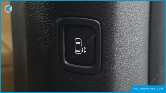 KIA CARNIVAL DIESEL 9-SEATER SIGNATURE