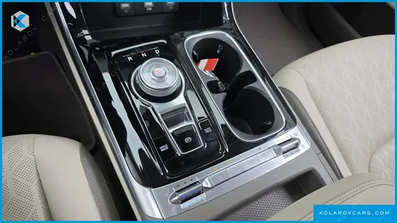 KIA CARNIVAL DIESEL 9-SEATER NOBLESSE