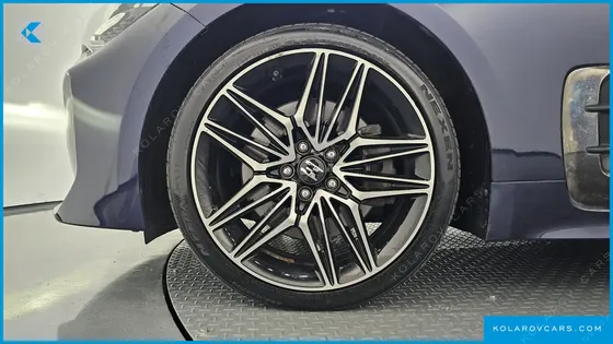 KIA STINGER 2.5 AWD PLATINUM