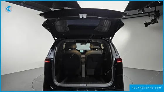 KIA CARNIVAL GASOLINE 4-SEATER HI-LIMOUSINE