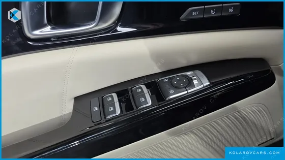 KIA CARNIVAL GASOLINE 4-SEATER HI-LIMOUSINE