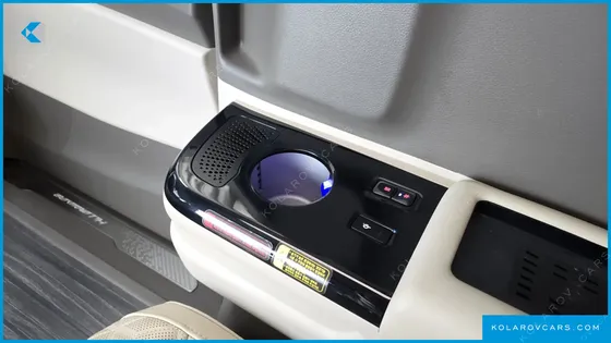 KIA CARNIVAL GASOLINE 4-SEATER HI-LIMOUSINE