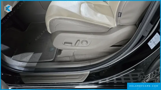 KIA CARNIVAL GASOLINE 4-SEATER HI-LIMOUSINE