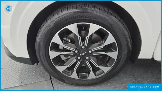 KIA CARNIVAL GASOLINE 7-SEATER NOBLESSE