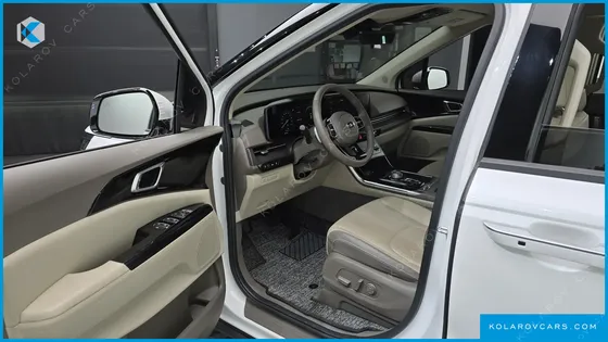 KIA CARNIVAL GASOLINE 7-SEATER NOBLESSE