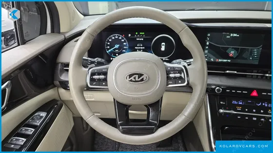 KIA CARNIVAL GASOLINE 7-SEATER NOBLESSE