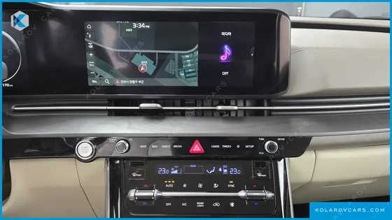 KIA CARNIVAL GASOLINE 7-SEATER NOBLESSE