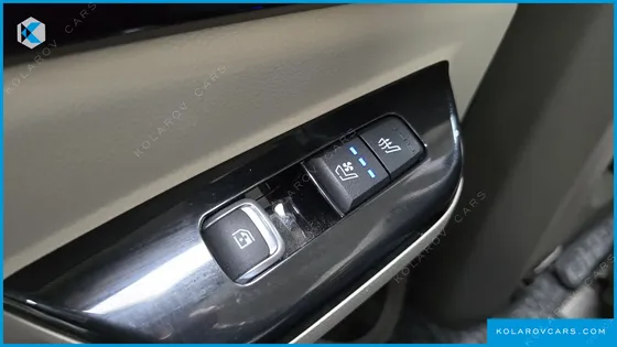 KIA CARNIVAL GASOLINE 7-SEATER NOBLESSE