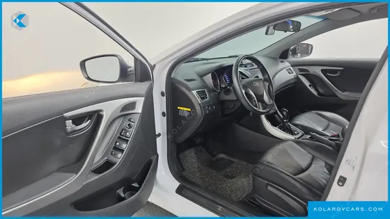 HYUNDAI ELANTRA (AVANTE) 1.6 GDI SMART