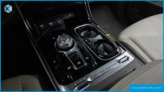 KIA CARNIVAL DIESEL 9-SEATER HI-LIMOUSINE