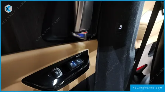 KIA CARNIVAL DIESEL 9-SEATER NOBLESSE