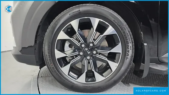 KIA CARNIVAL DIESEL 9-SEATER SIGNATURE