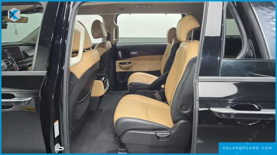 KIA CARNIVAL DIESEL 9-SEATER SIGNATURE