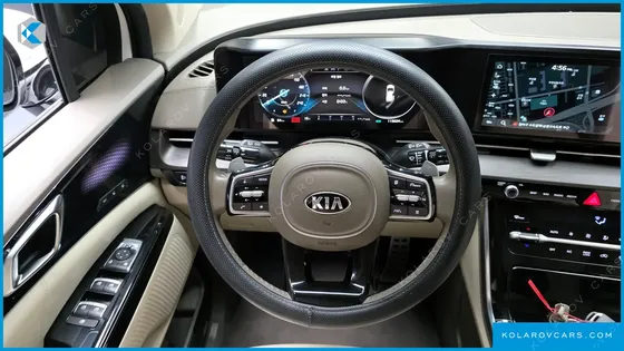 KIA CARNIVAL DIESEL 9-SEATER SIGNATURE