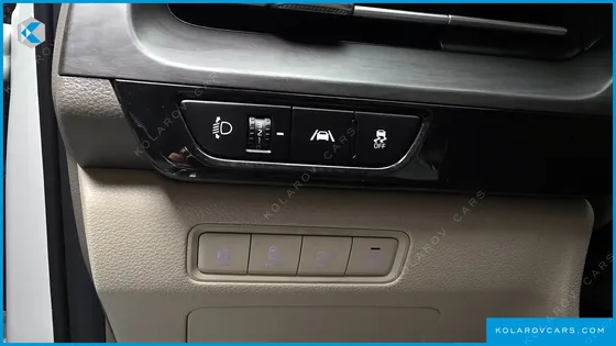 KIA CARNIVAL DIESEL 9-SEATER SIGNATURE
