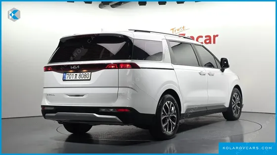 KIA CARNIVAL GASOLINE 11-SEATER PRESTIGE