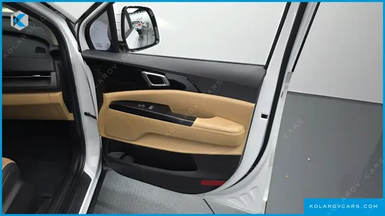 KIA CARNIVAL GASOLINE 11-SEATER PRESTIGE