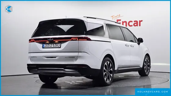 KIA CARNIVAL DIESEL 7-SEATER OUTDOOR
