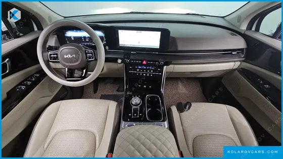 KIA CARNIVAL DIESEL 7-SEATER OUTDOOR