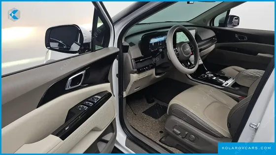 KIA CARNIVAL DIESEL 7-SEATER OUTDOOR