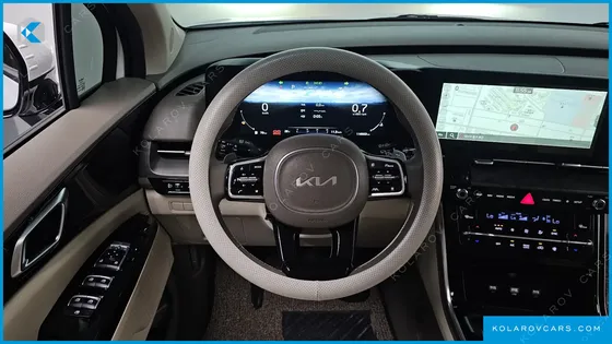 KIA CARNIVAL DIESEL 7-SEATER OUTDOOR