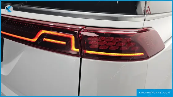 KIA CARNIVAL DIESEL 7-SEATER OUTDOOR