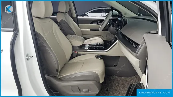 KIA CARNIVAL DIESEL 7-SEATER OUTDOOR