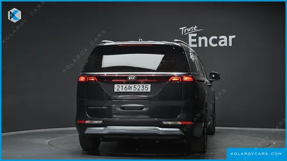 KIA CARNIVAL DIESEL 9-SEATER SIGNATURE
