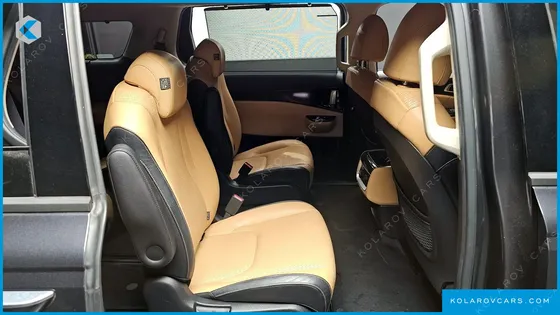 KIA CARNIVAL DIESEL 9-SEATER SIGNATURE