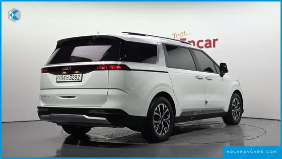 KIA CARNIVAL GASOLINE 11-SEATER PRESTIGE