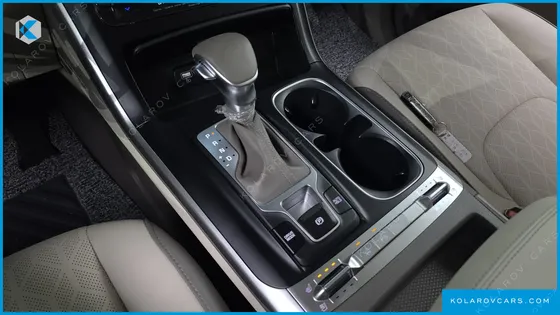 KIA CARNIVAL GASOLINE 11-SEATER PRESTIGE