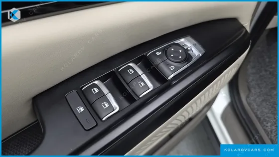 KIA CARNIVAL GASOLINE 11-SEATER PRESTIGE
