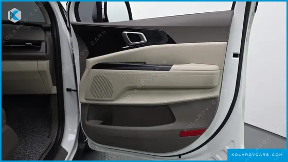 KIA CARNIVAL GASOLINE 11-SEATER PRESTIGE