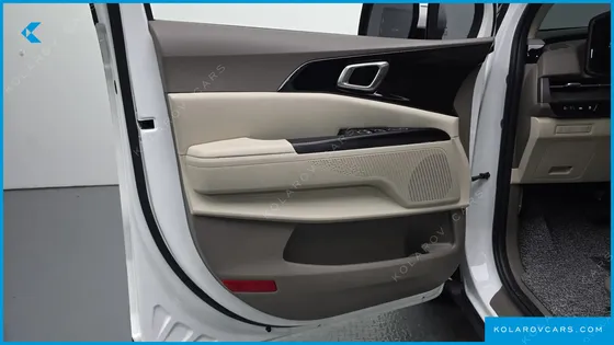 KIA CARNIVAL GASOLINE 11-SEATER PRESTIGE