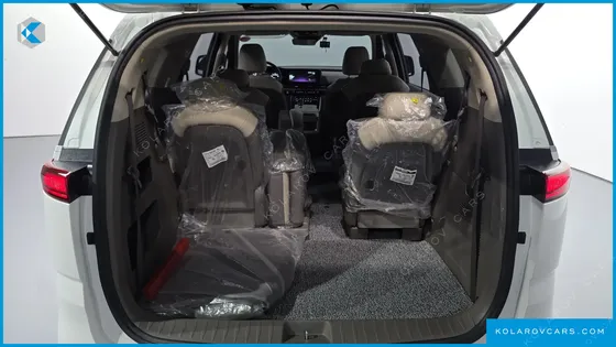 KIA CARNIVAL GASOLINE 11-SEATER PRESTIGE