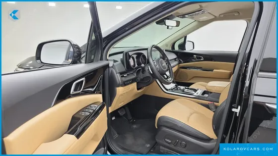 KIA CARNIVAL DIESEL 9-SEATER NOBLESSE