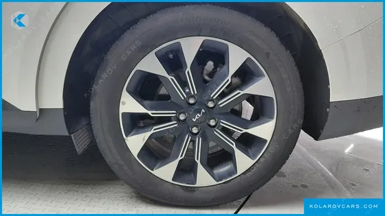 KIA CARNIVAL DIESEL 9-SEATER NOBLESSE