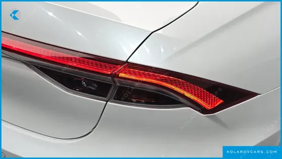 HYUNDAI GRANDEUR LE BLANC