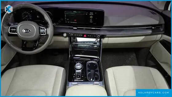 KIA CARNIVAL DIESEL 9-SEATER SIGNATURE