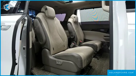 KIA CARNIVAL DIESEL 9-SEATER SIGNATURE