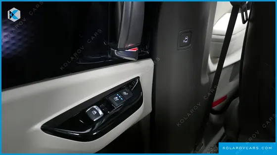 KIA CARNIVAL DIESEL 9-SEATER SIGNATURE
