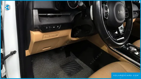 KIA CARNIVAL DIESEL 9-SEATER NOBLESSE