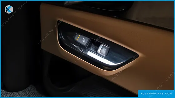 KIA CARNIVAL DIESEL 9-SEATER NOBLESSE