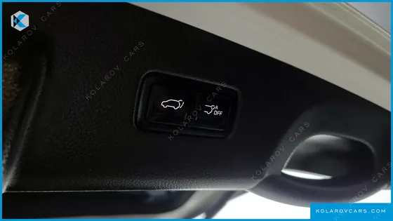 KIA CARNIVAL DIESEL 9-SEATER NOBLESSE
