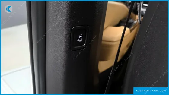KIA CARNIVAL DIESEL 9-SEATER NOBLESSE