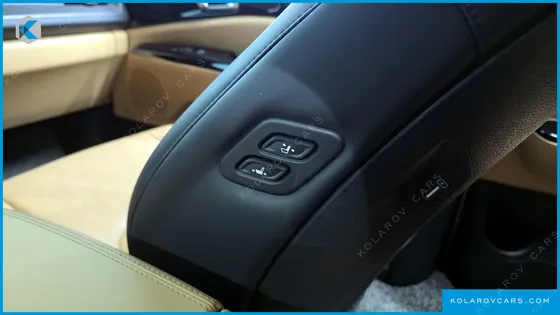 KIA CARNIVAL DIESEL 9-SEATER NOBLESSE