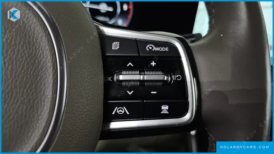 KIA CARNIVAL DIESEL 9-SEATER PRESTIGE